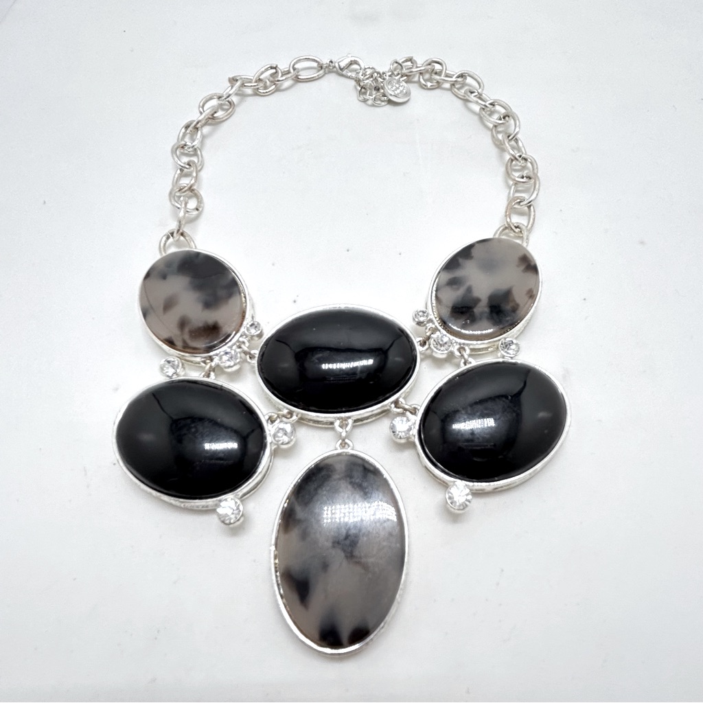 Dana Buchman Silver Necklace With Solid Black And BlackWhite Stones Crystals 17$